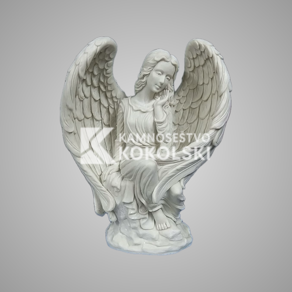 Spomenikangel iz litega marmorja 4